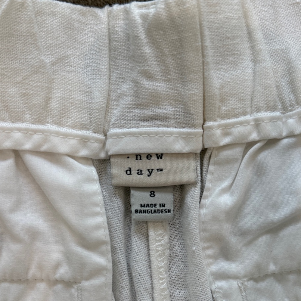 a new day White High-Waist Pleated Linen-Blend Shorts - Picture 3 of 3